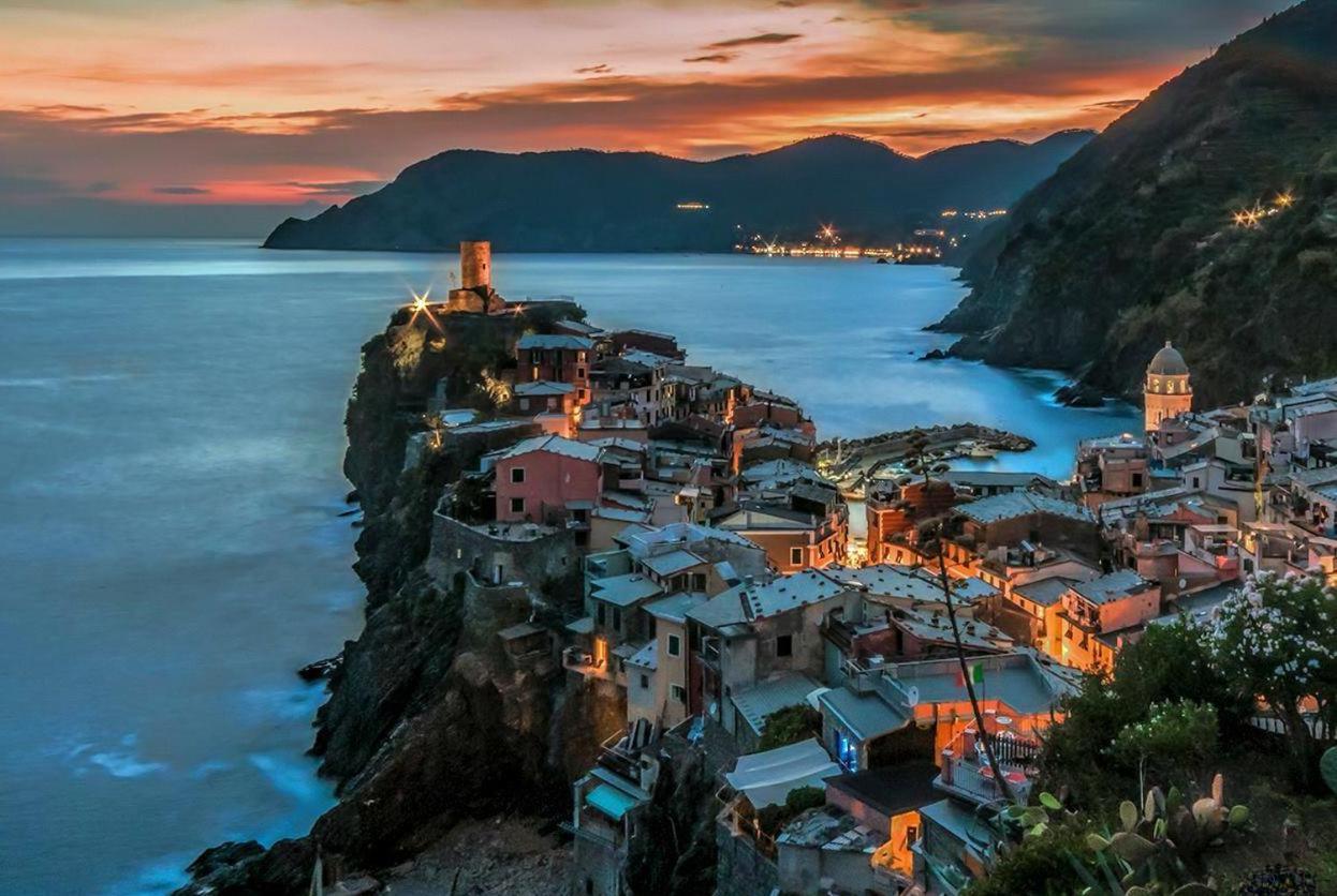Santa Marta Rooms - Vernazza Buitenkant foto
