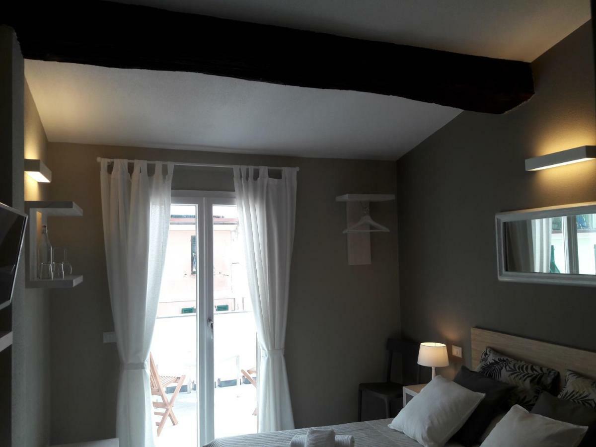 Santa Marta Rooms - Vernazza Buitenkant foto